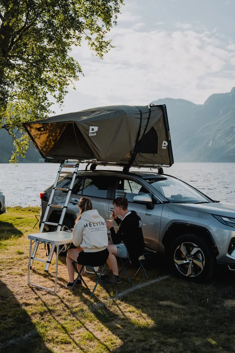 Camping rooftop tent lake